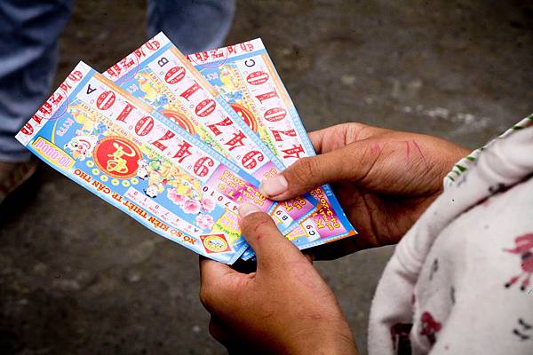 越南彩票大揭密　賺錢大招連爺爺都在玩！｜TU娛樂城
